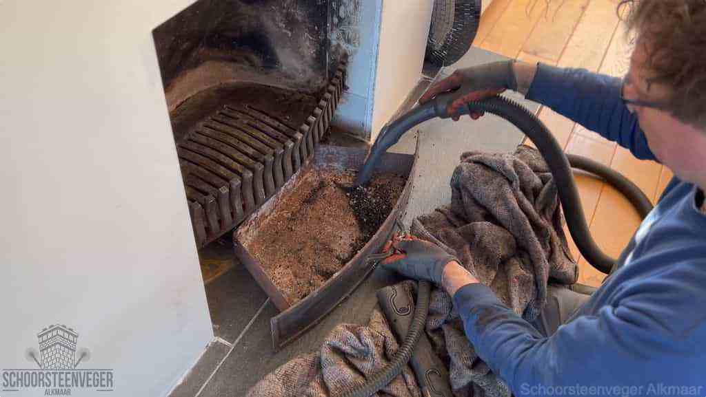 Prijs schoorsteenvegen Alkmaar schouw reinigen Prijs schoorsteenvegen Alkmaar schouw reinigen